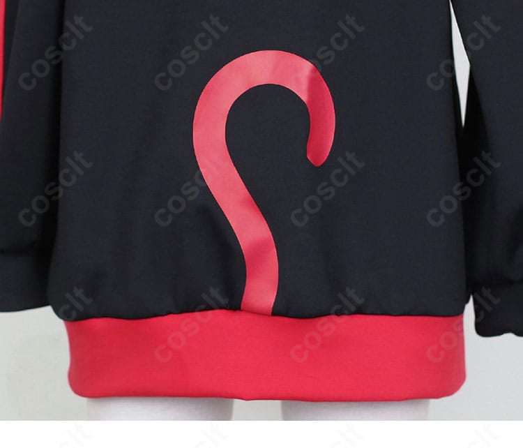 衣装背面の尾飾り・テール状ディテールの近接図