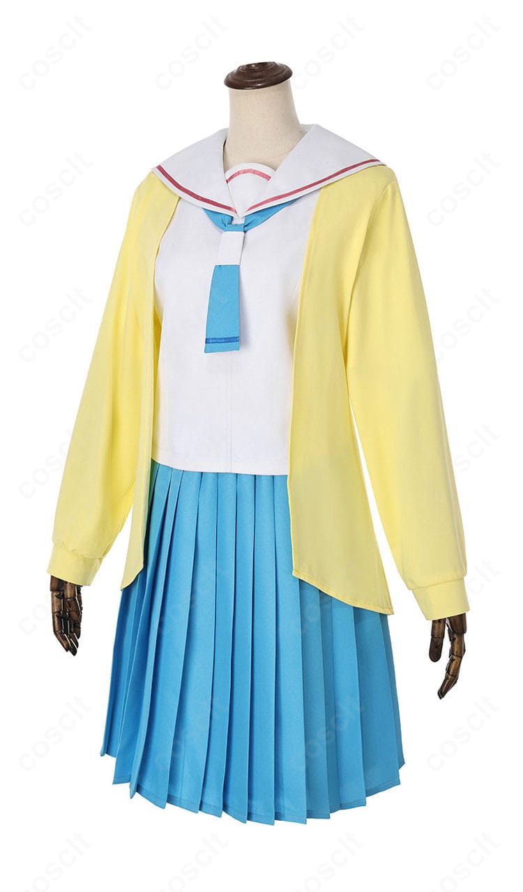 制服コスの側面。ウエストラインとスカートの広がり、レッグカバーの見え方が分かる画像