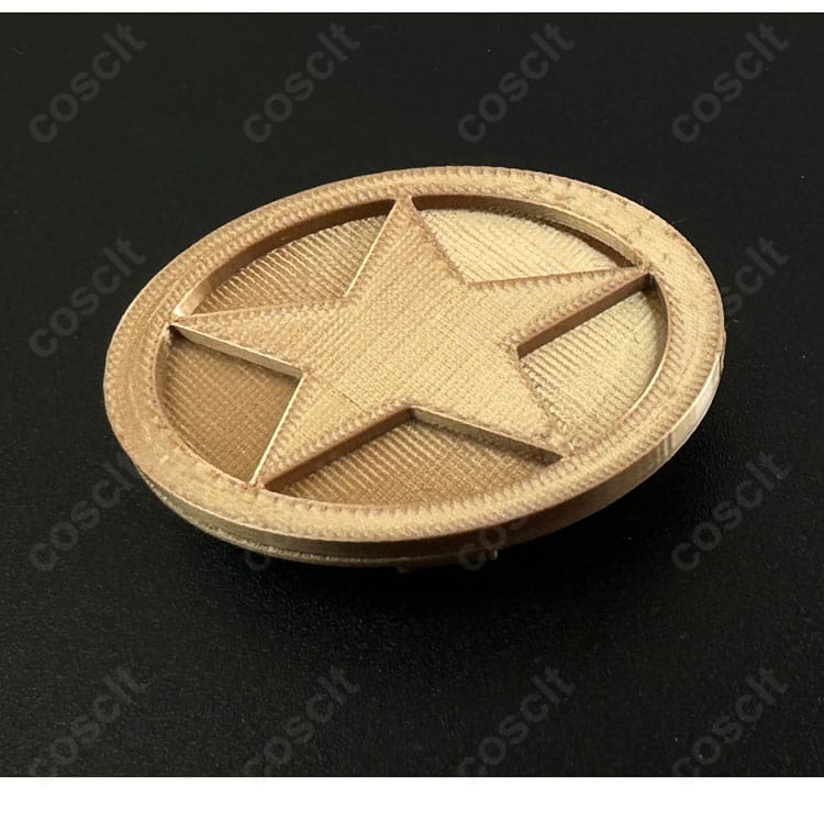 星綺羅羅らしさを象徴する五芒星モチーフ飾りのクローズアップ