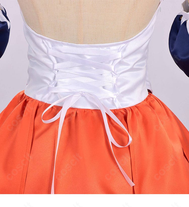 背面装飾のクローズアップ｜切替ラインと装飾の配置