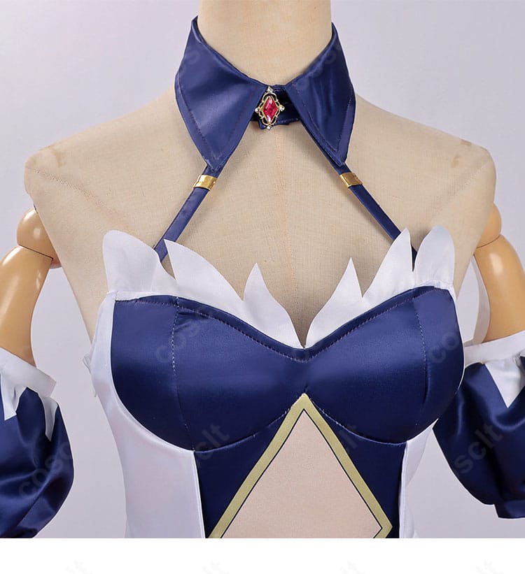 襟元の装飾ディテール｜コントラスト配色と端正なステッチ