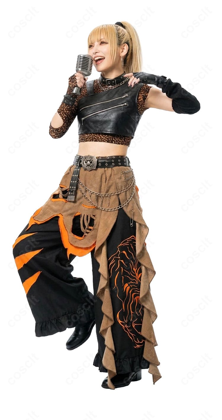 ホロライブ風VTuberステージ衣装をモデルが着用してポージングする写真