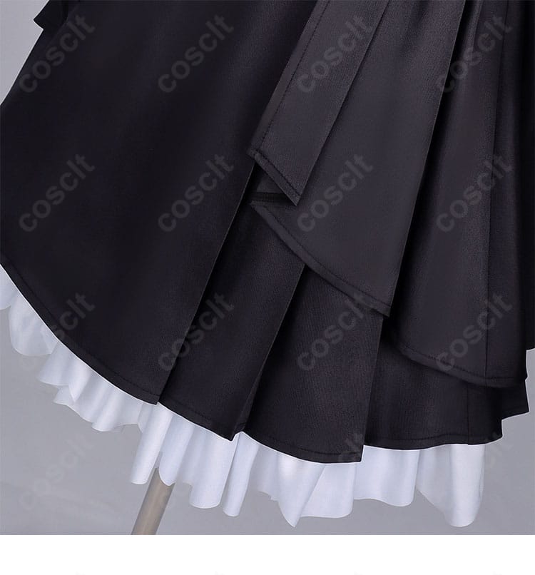 スカート裾の装飾とヘムラインの近接写真。写真映えする軽やかな動きが伝わる