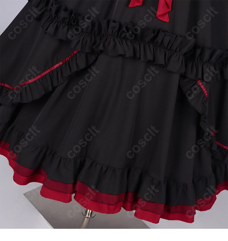 スカート裾の装飾ディテールとフレア感