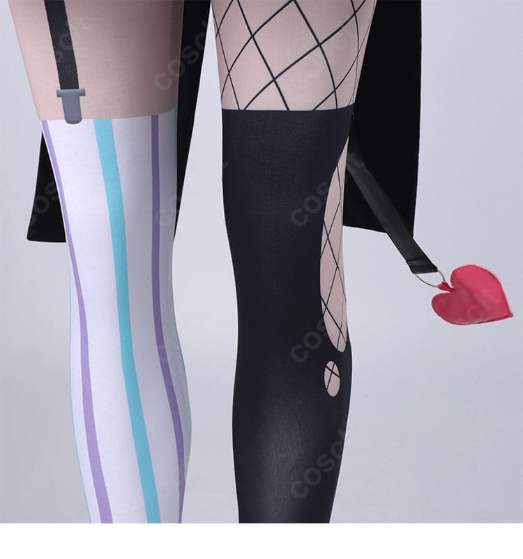 付属タイツの色味と脚線を整える透け感ディテール
