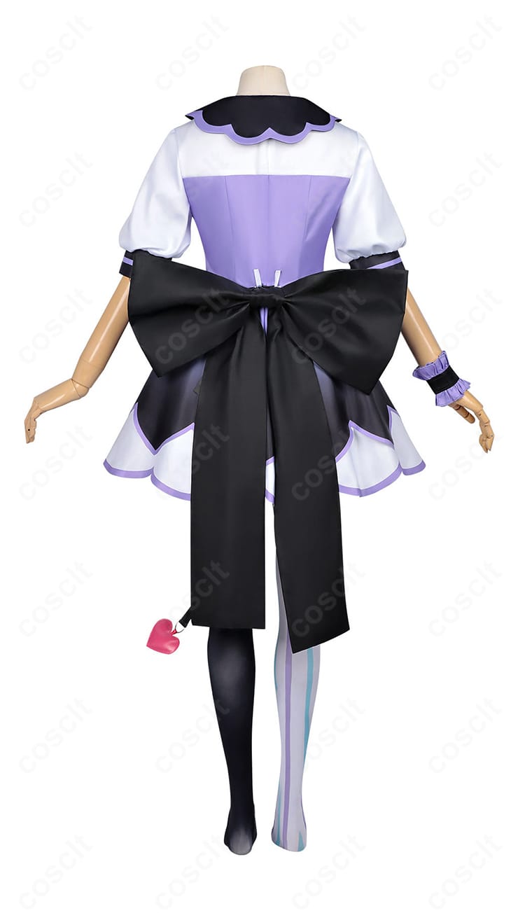 ワンピース背面のファスナー位置と大型リボン装着例が分かる画像