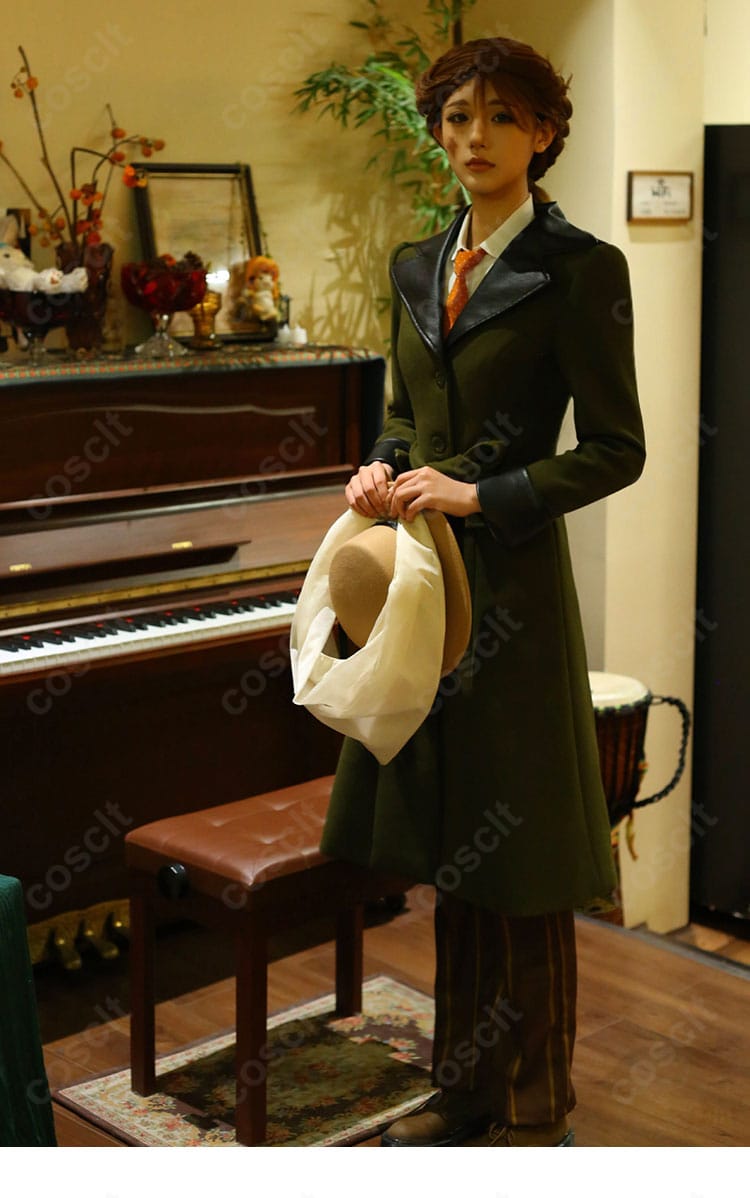 モデル着用のメリー・プリニウス初期衣装。ベール付き帽子と手袋でキャラらしさを再現した全身コーデ。