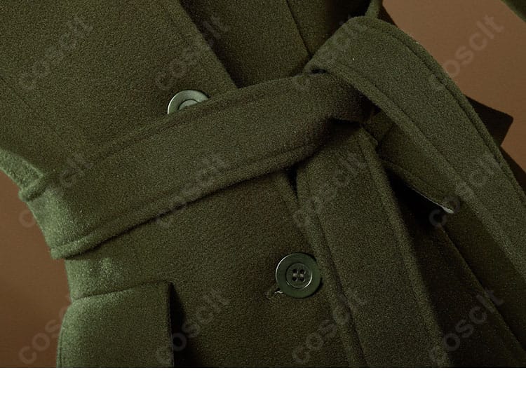 ウエストベルト装飾の接写。バックルとステッチの再現度が分かるディテール。