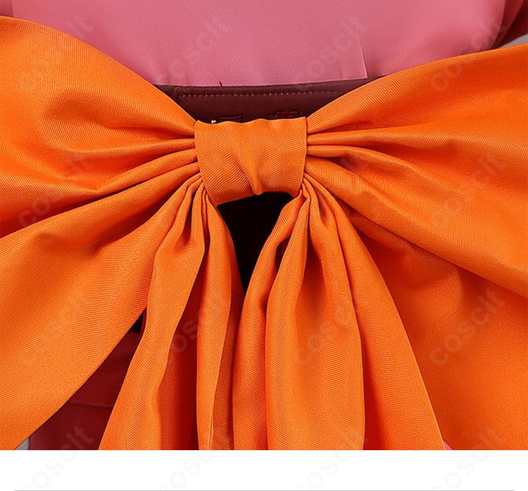 背面の大きな蝶結びディテール。形が崩れにくい芯材入りで立体的な仕上がり