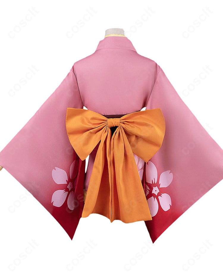 無名 浴衣風和装コスプレの衣装背面。大きな蝶結びと帯のシルエットが分かる角度