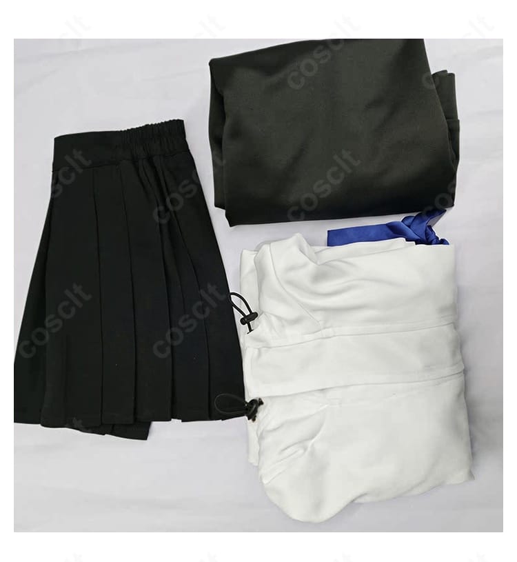 コート・トップス・スカートの3点セット内容を並べたレイアウト画像