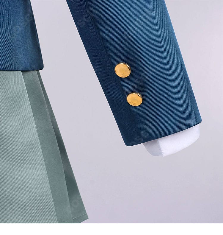 袖口装飾ディテールの接写。カフスの形状と装飾ラインの仕上がりが確認できる