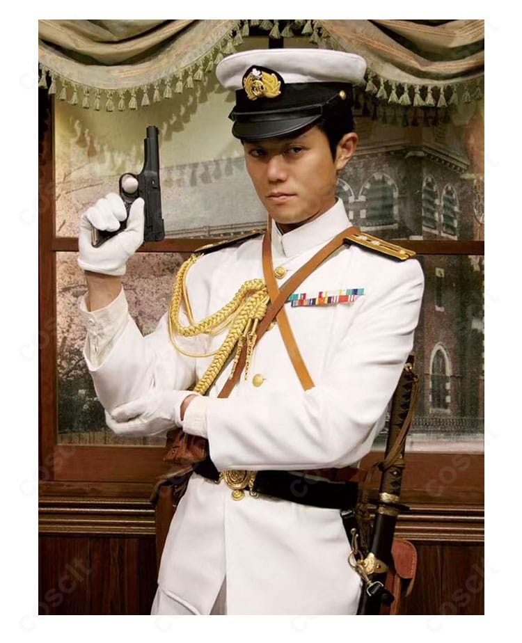 レトロ第二種軍装コスプレの正面全身。ハリ感ある生地と端正なシルエットが映えるディテール