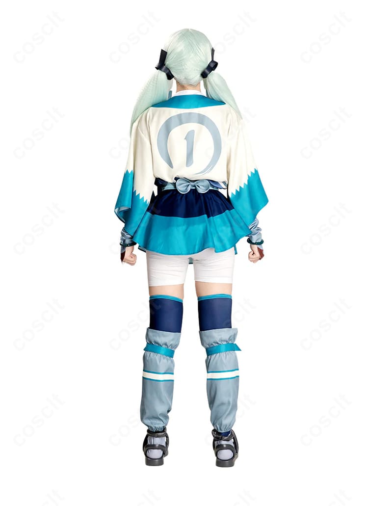 背面の開閉部と装飾配置を示した後ろ姿全景