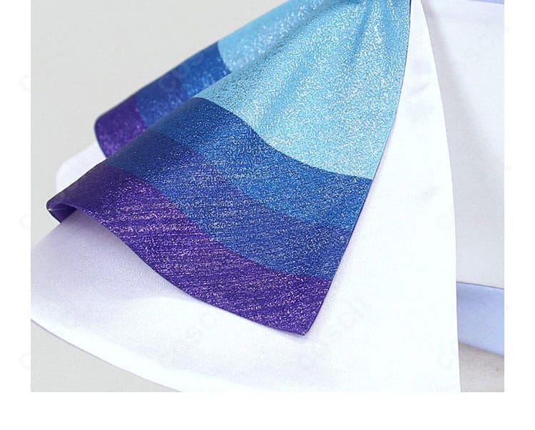 スカート裾のボーダー装飾ディテール（配色と幅）