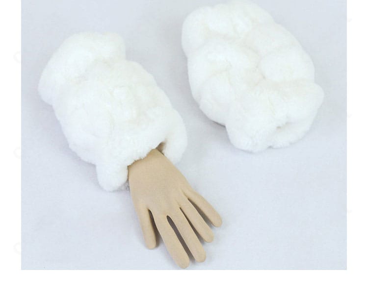 足首飾りのディテール（配色と留め仕様）