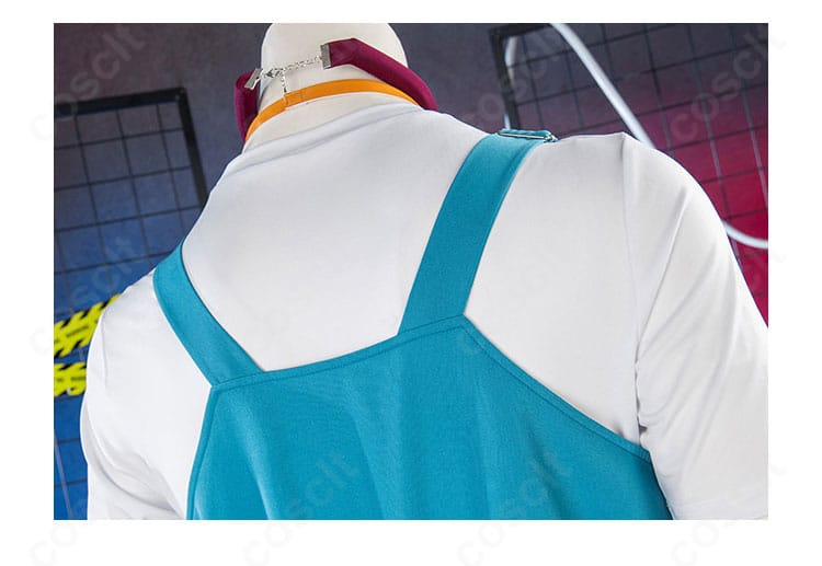 背肩周りのディテール（肩ベルトの縫製とステッチワーク）