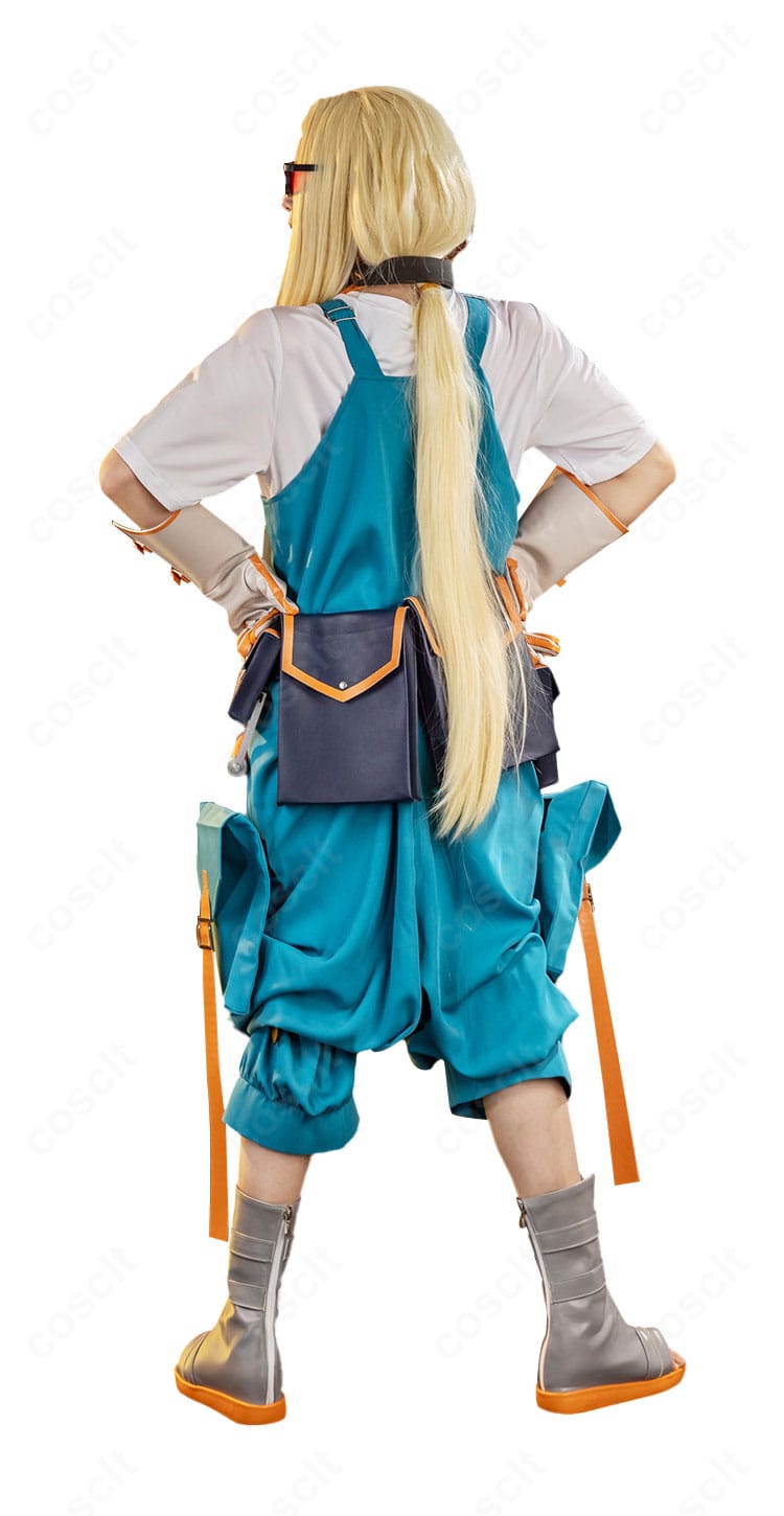 オーガスト・スティルザ衣装の背面着用例（ポーチ配置とシルエット）