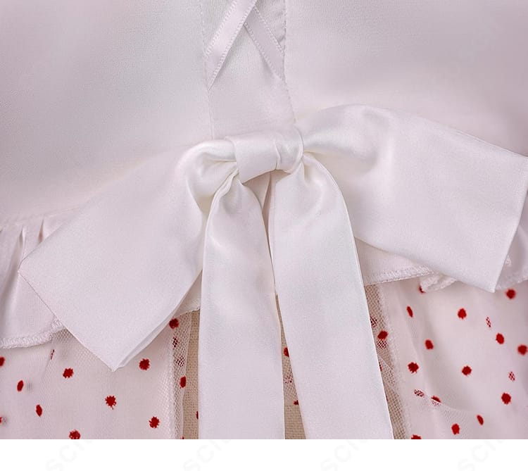 スカート後ろリボン結びの形状ディテール