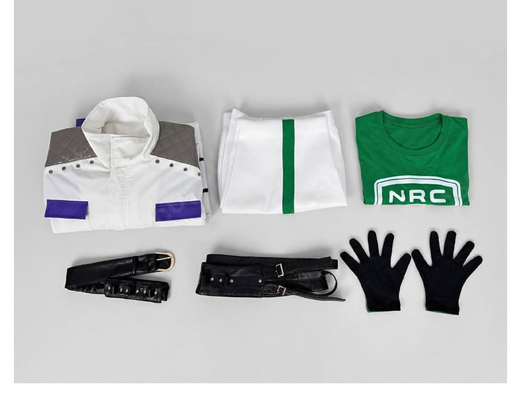 セット内容の平置き画像。コート、トップス、ズボン、ベルト、手袋、ショルダーストラップの6点が一目で分かる。