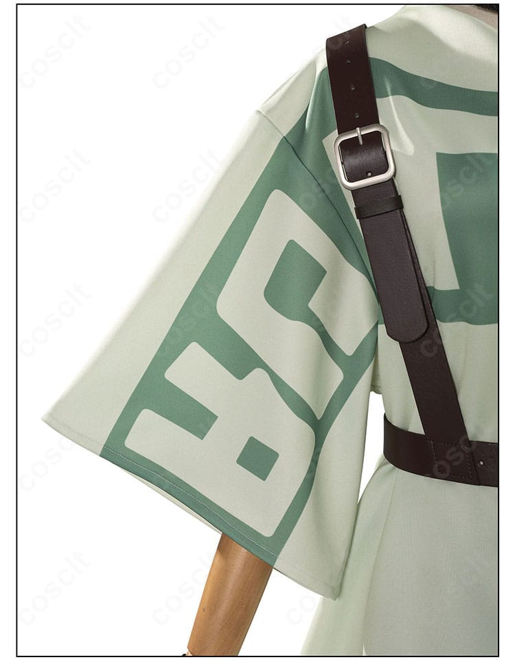 肩から袖の装飾アップ。ステッチワークとラインデザインでサイバー感を演出。