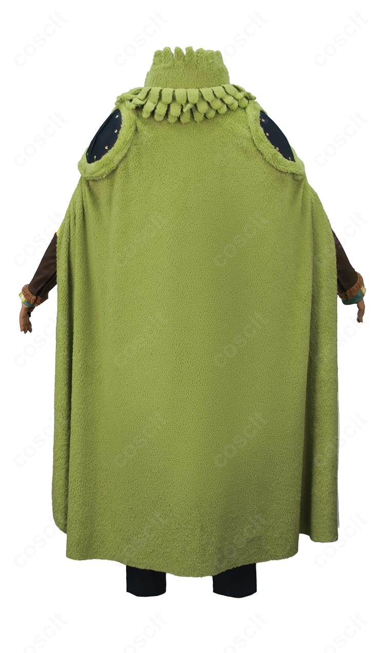 マント背面の広がりとディテール（バイキング風シルエット）