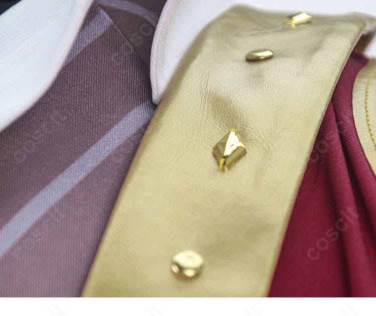 シャツ襟と襟元装飾の近接ディテール