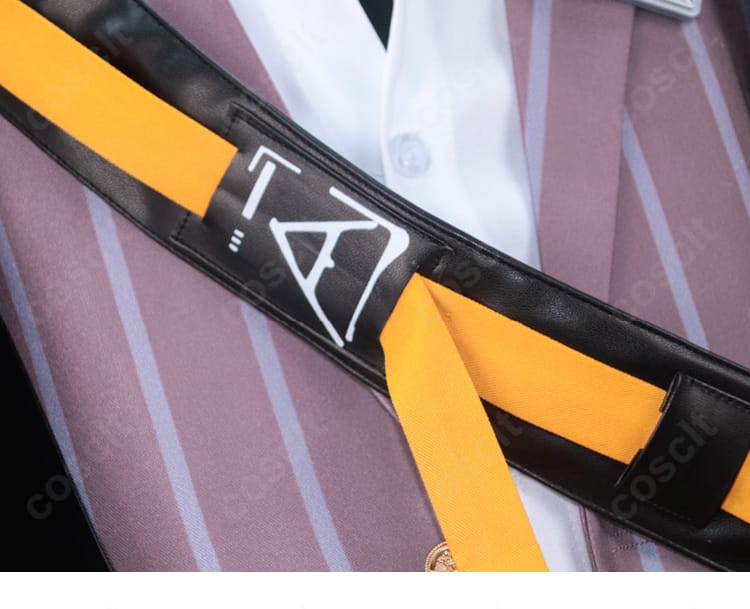 斜めストラップ飾りのバックルと固定位置の詳細