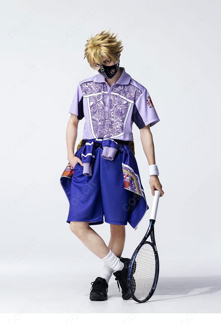 ミュージカル『新テニスの王子様』The Fifth Stage ユニフォーム一式を着用した全身イメージ。コートとショートパンツ、リストバンドの組み合わせが分かる正面カット。