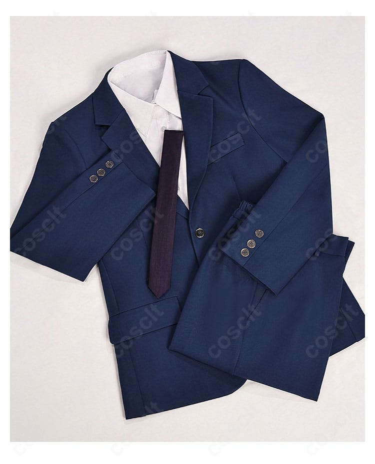 二藤宏嵩 スーツ衣装の装飾ディテール。ラペル、ポケット、ステッチの仕上がりをクローズアップ