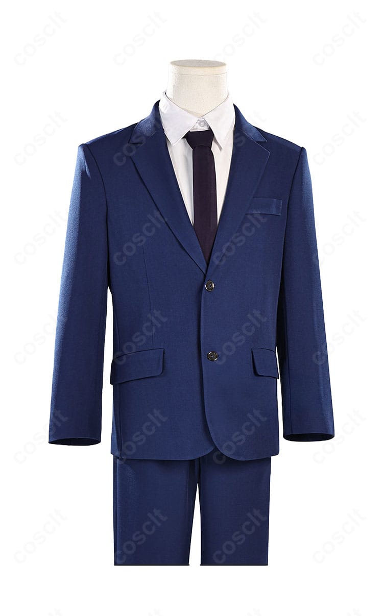 二藤宏嵩 スーツ衣装の正面全体。コート、シャツ、ズボン、ネクタイのバランスが分かる配置