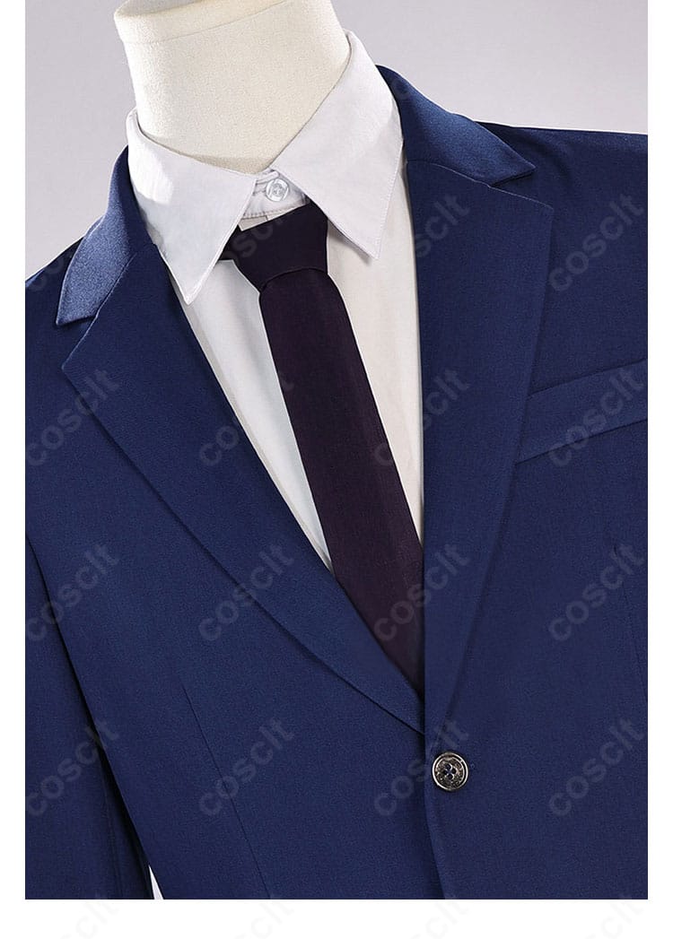 二藤宏嵩 スーツ衣装の襟元。シャツの襟とネクタイノットの形が分かる接写