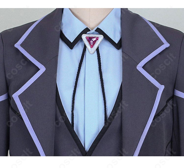 コート襟元の装飾ディテール。直線的でシャープなデザインを強調