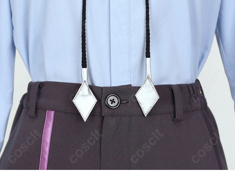 ウエスト周りの装飾。ベルト位置と全体のバランスを確認