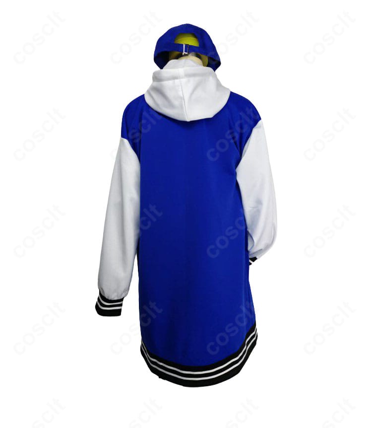 野正レイ 衣装背面。コートのバックシルエットとフードの落ち感、配色切替のディテール