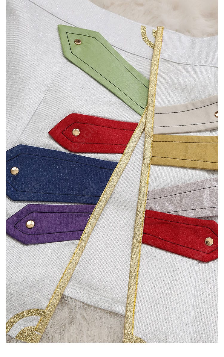 スカート斜め打ち合わせの装飾と生地のハリ感