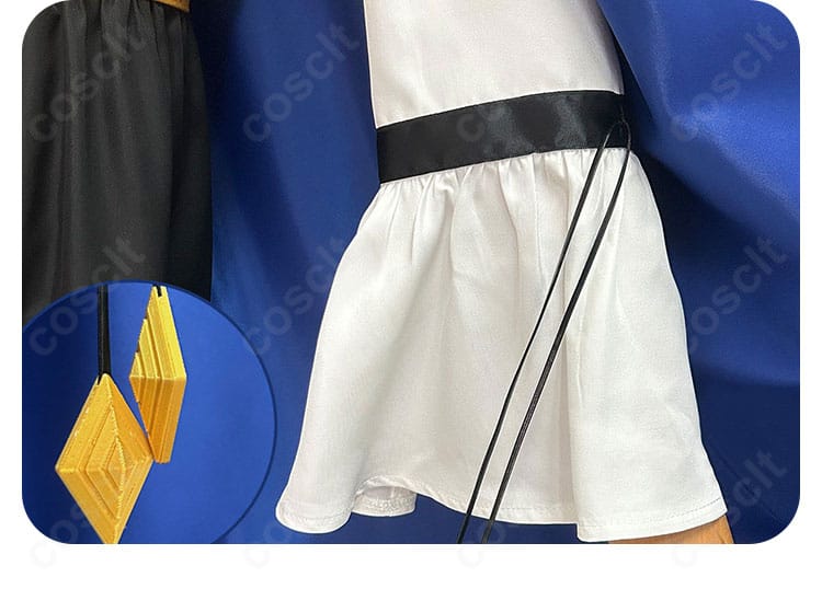 オルーギオ コスプレ衣装の袖装飾の細部。和風でクールな魔法使いスタイルを演出