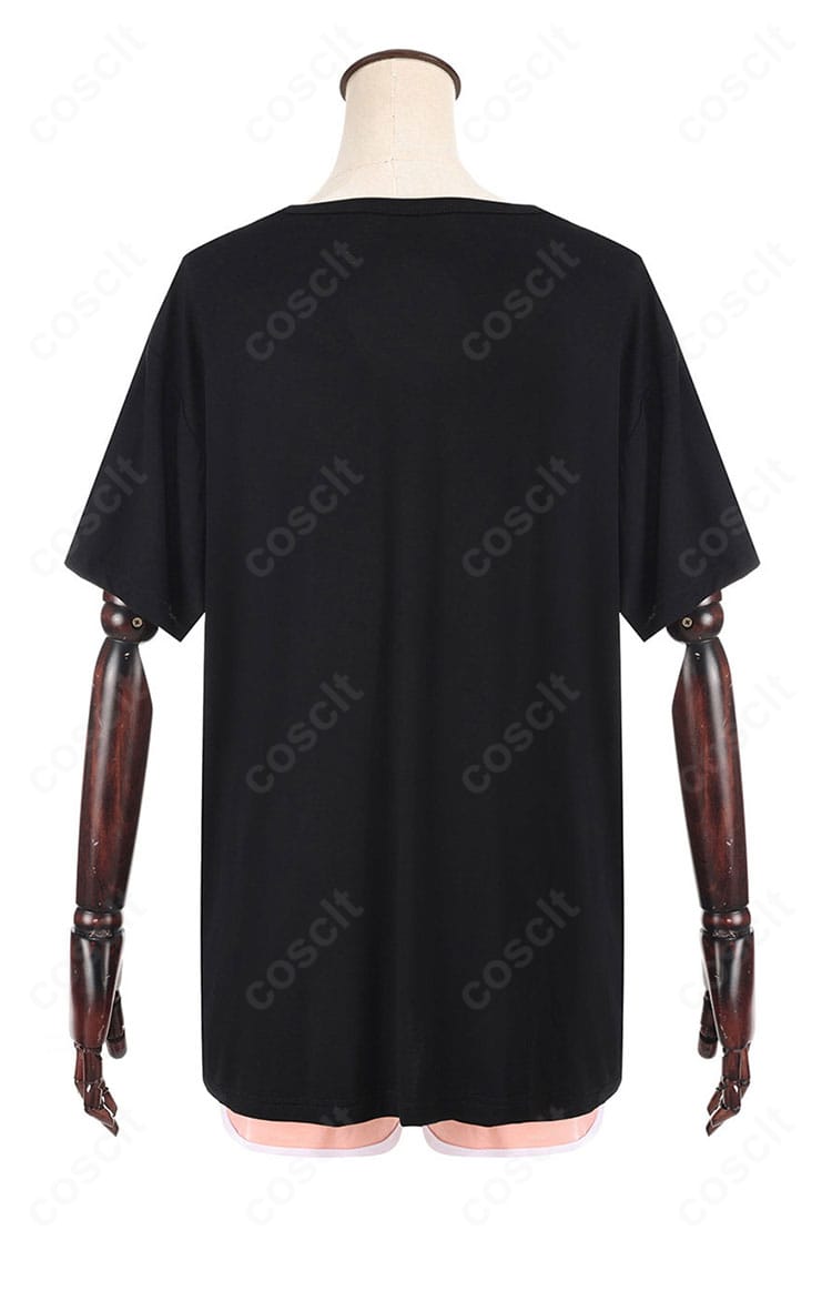 Tシャツ＆ショートパンツ上下セットの背面全体カット（シルエット確認）
