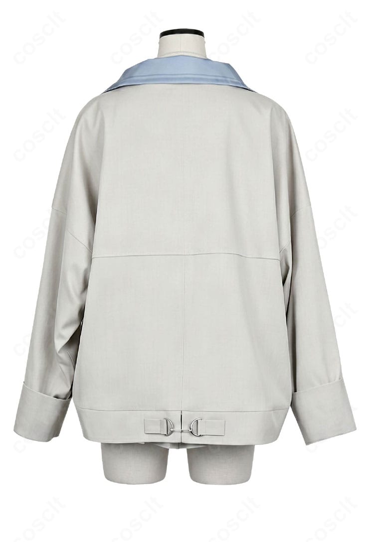 先斗寧 新衣装コスプレの背面全体。ジャケットのラインとスカートの広がりを確認できる。