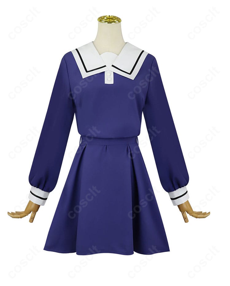 学園制服コスプレ衣装の正面全体ディテール、胸元装飾とベルトの見え方