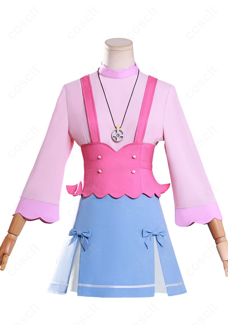 明智アンナ 私服コスプレの正面全体。上着とフレアスカート、ベレー帽のバランス