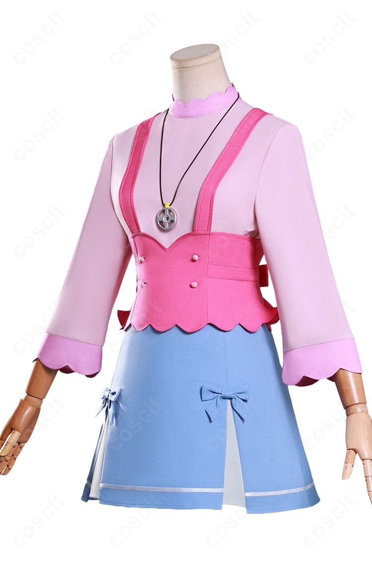 明智アンナ 私服コスプレの側面シルエット。コルセットベルトでウエストを強調