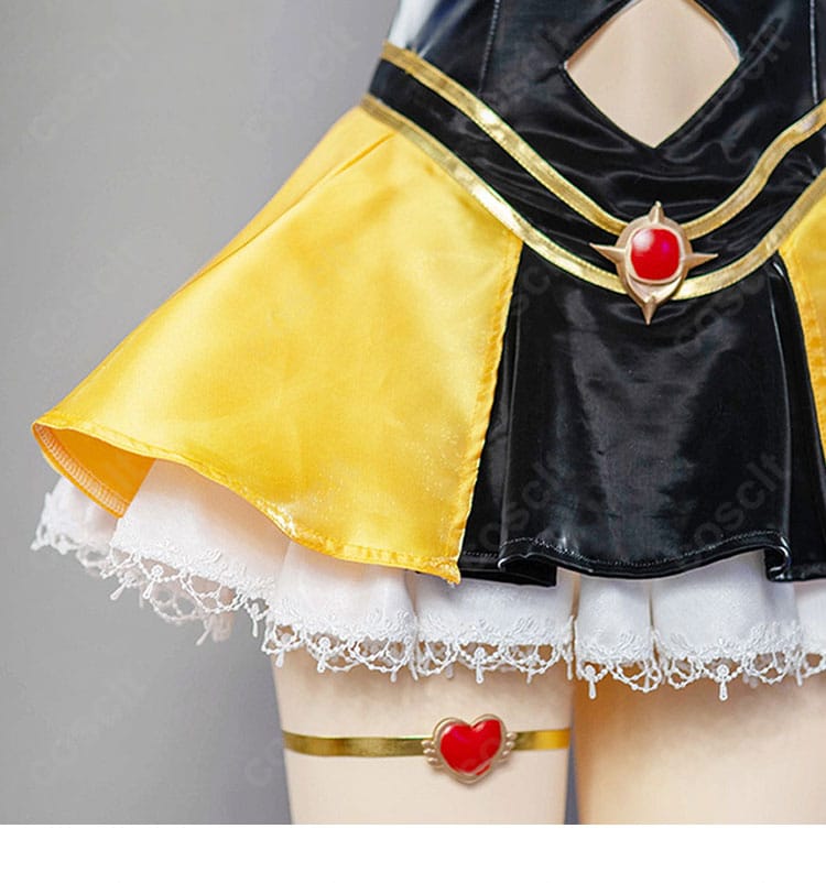 スカート裾の装飾とハリ感あるシルエットが分かるオリビエ 伝説のOGコスプレ裾アップ