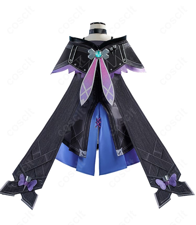 原神風コスプレ衣装の背面。背中の開閉位置とケープの広がり、裾ラインの美しさを確認。