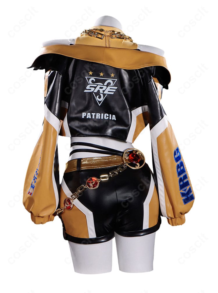 SRE.PATRICIA衣装の背面全体。バックの装飾配置とライン取りがわかる角度。