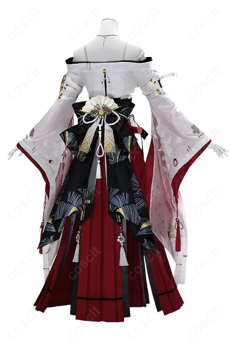 鳴潮 緋雪 巫女服コスプレ衣装の背面全体。大きな背面リボンと腰飾りの配置を強調