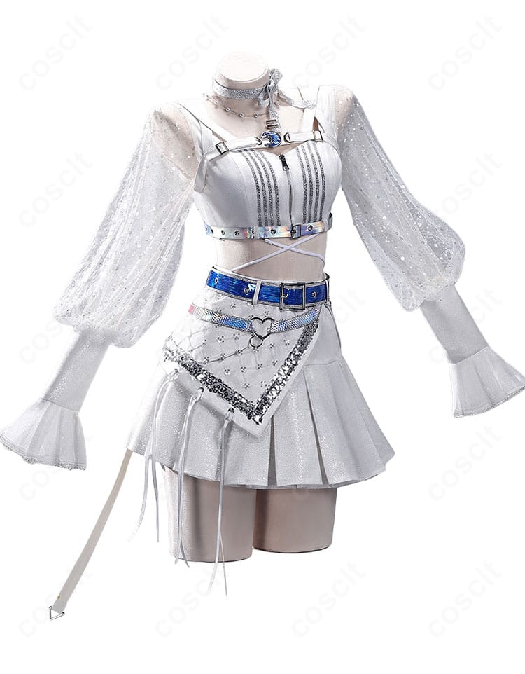 鳴潮 ユーノ SOLA-5風コスプレ衣装の正面全体。トップスのカッティングとベルト配置、ショートスカートのシルエットが分かる構図。