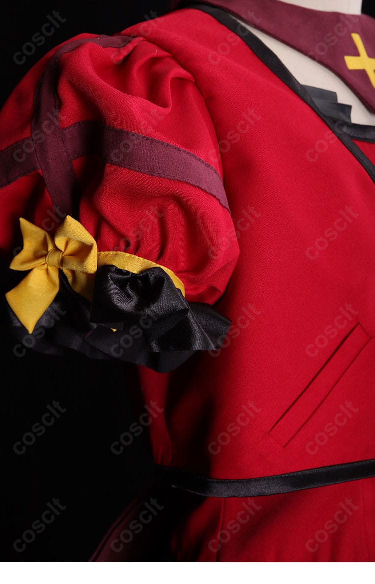 ヴィータ騎士服ver.コスプレ衣装の袖口装飾ディテール。配色と装飾の仕上がりを確認できる画像