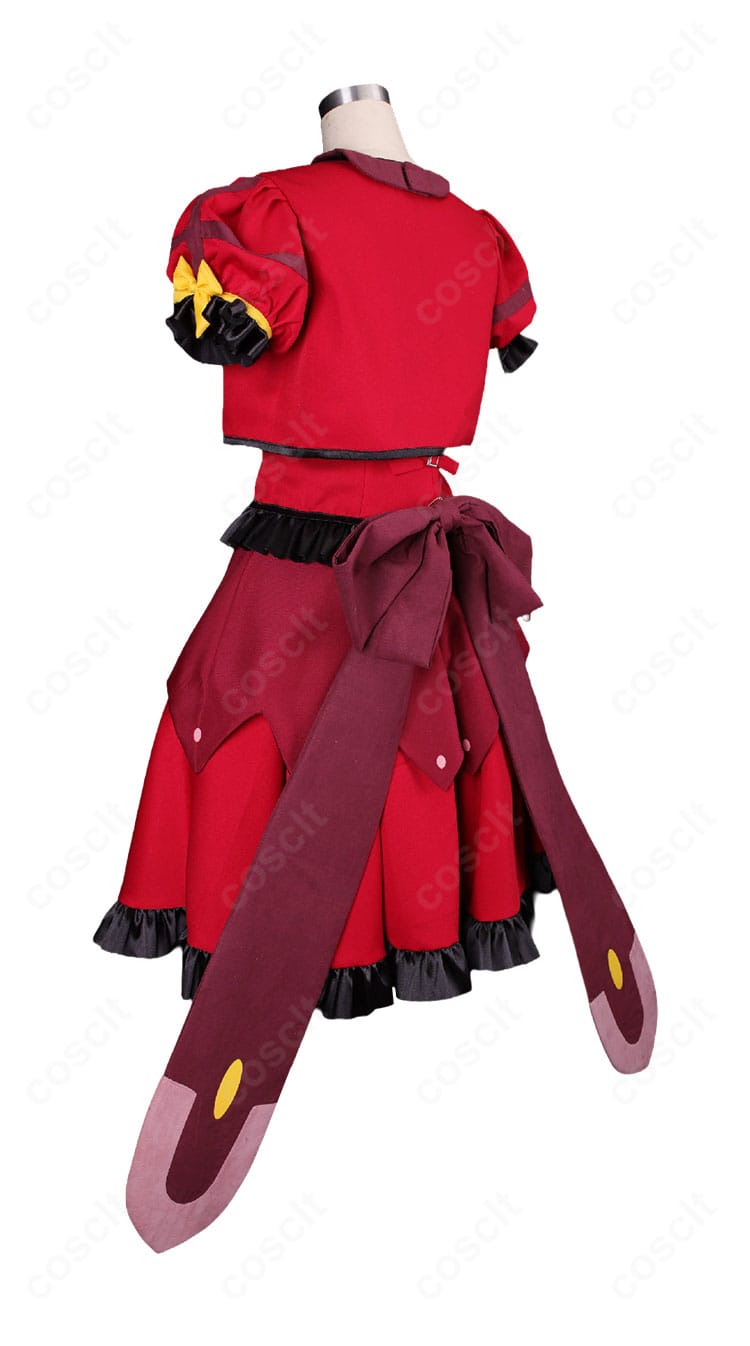 ヴィータ騎士服ver.コスプレ衣装の背面。後ろ腰リボンと背面装飾を確認できる全身画像