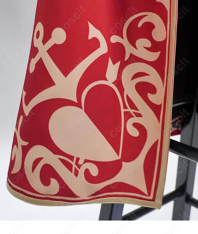 宝鐘マリン コスプレ衣装のコート裾に施された装飾ディテール